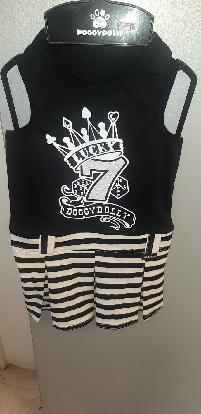 پیراهن مشکی با دامن راه راه